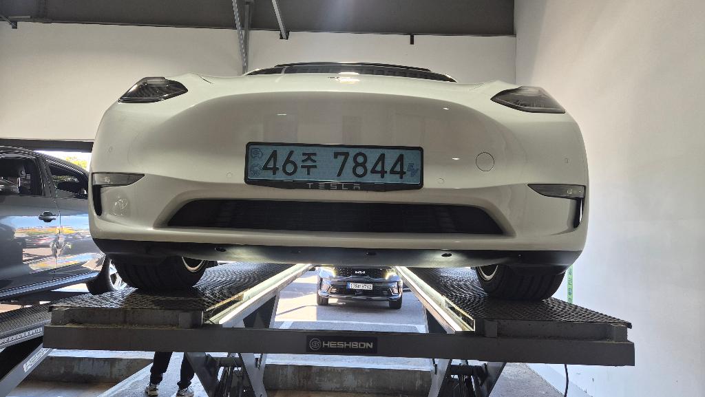 Tesla Model Y 2022 — inspection photo 1