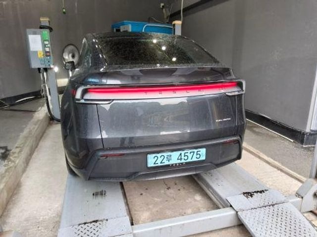 Tesla Model Y 2026 — inspection photo 2