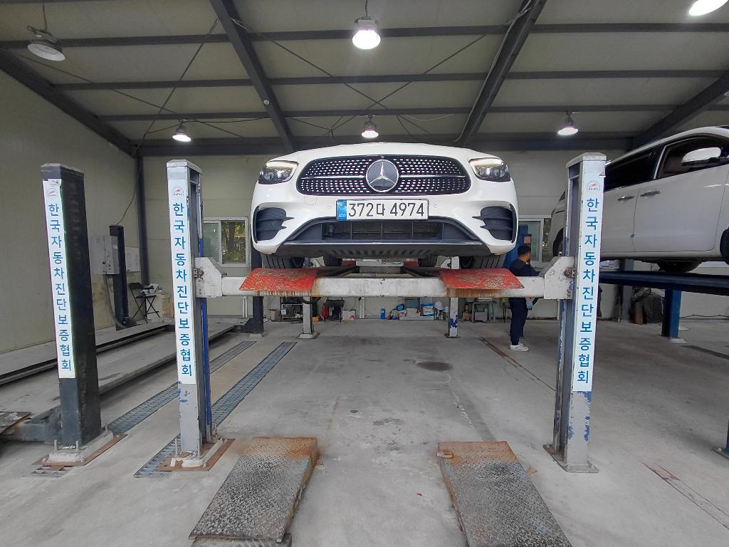 Mercedes-Benz E-Class 2021 — inspection photo 1