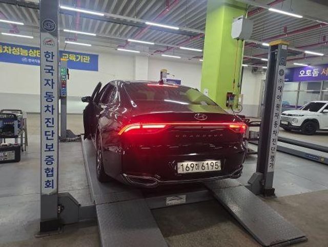 Hyundai Grandeur 2023 — inspection photo 2
