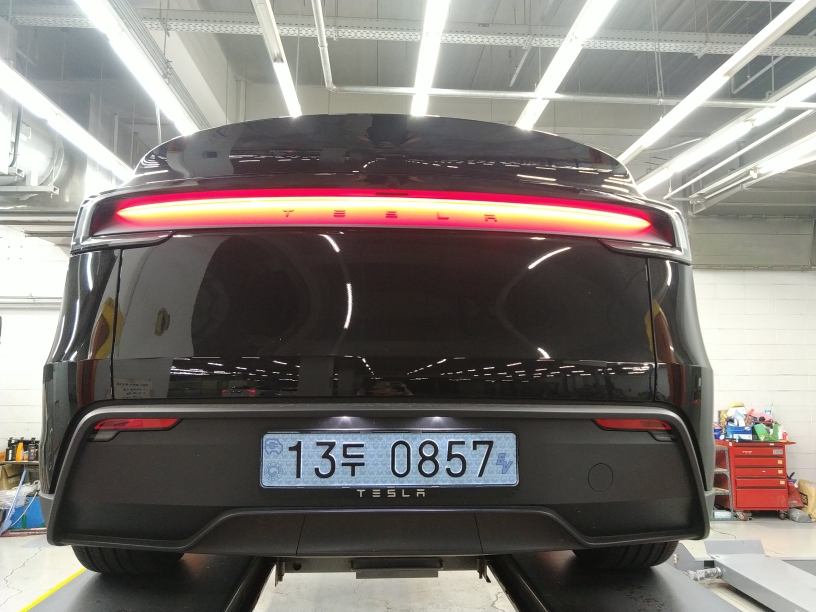 Tesla Model Y 2025 — inspection photo 2