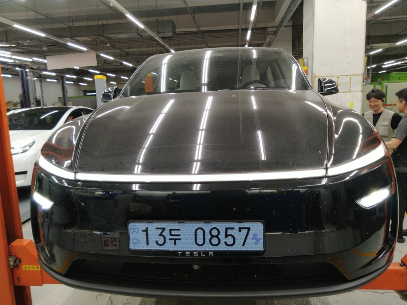 Tesla Model Y 2025 — inspection photo 1
