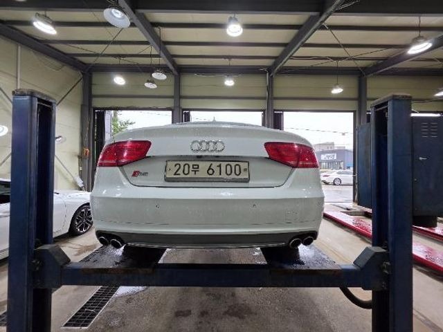 Audi S8 2014 — inspection photo 2