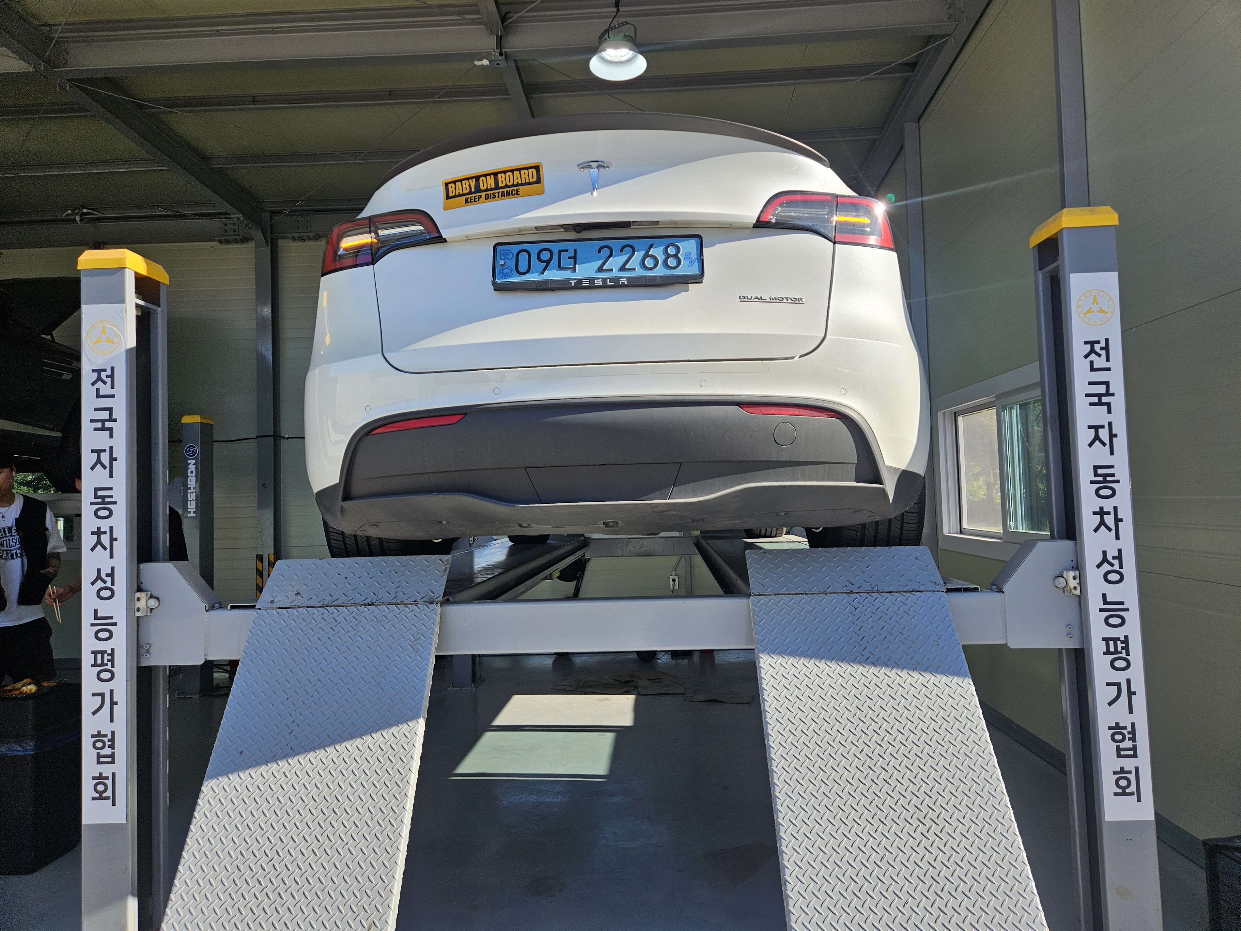 Tesla Model Y 2022 — inspection photo 2