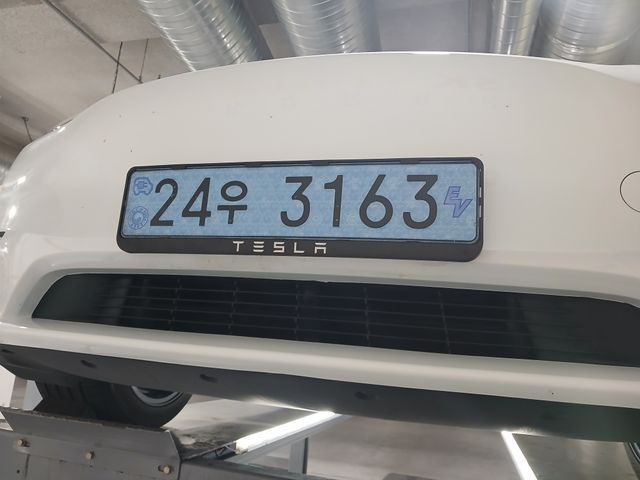 Tesla Model Y 2024 — inspection photo 1