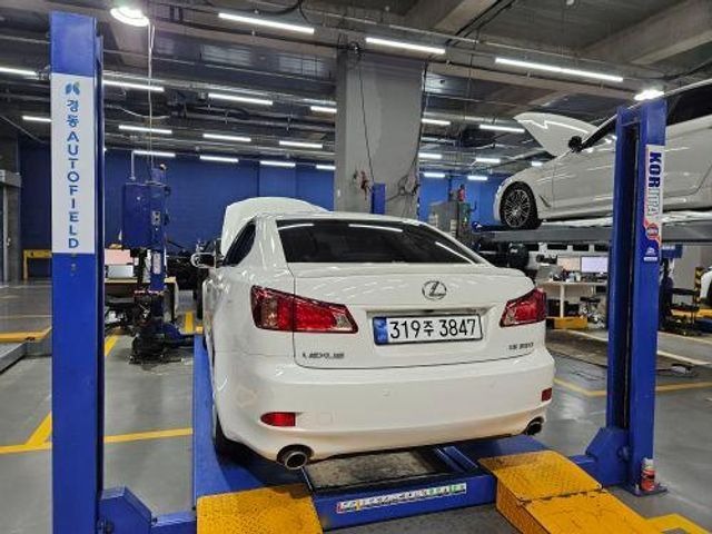 Lexus IS 2011 — inspection photo 2