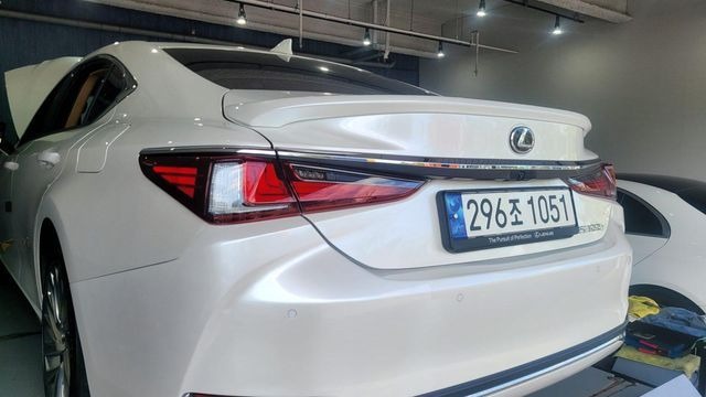 Lexus ES 2023 — inspection photo 2