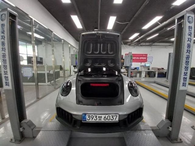 Porsche 911 2025 — inspection photo 1