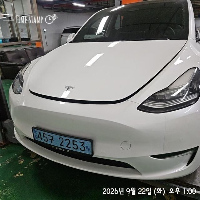 Tesla Model Y 2021 — inspection photo 1