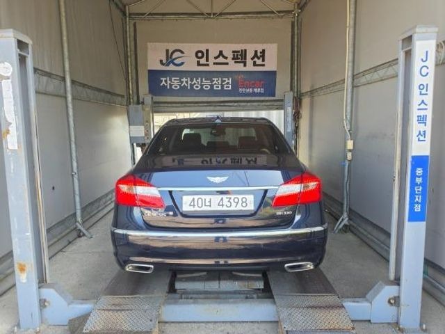 Hyundai Genesis 2013 — inspection photo 2