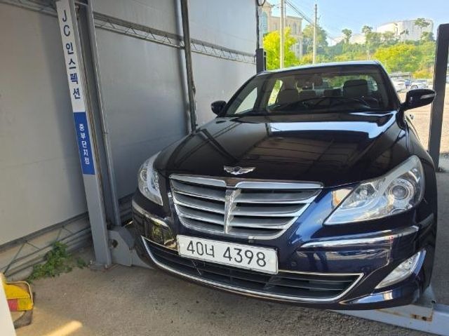 Hyundai Genesis 2013 — inspection photo 1