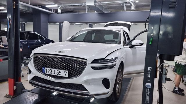 Genesis GV70 2023 — inspection photo 1