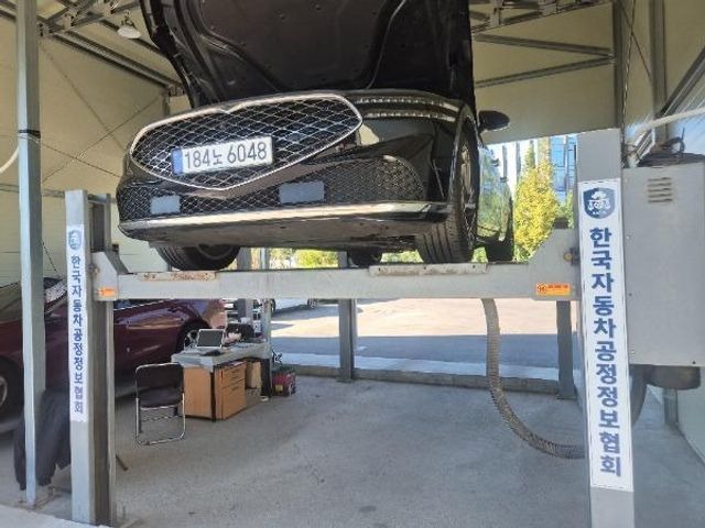 Genesis G90 2022 — inspection photo 1