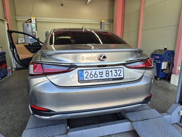 Lexus ES 2026 — inspection photo 2