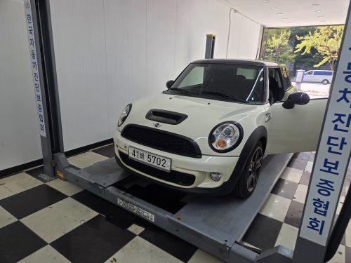 Mini Cooper 2011 — inspection photo 1