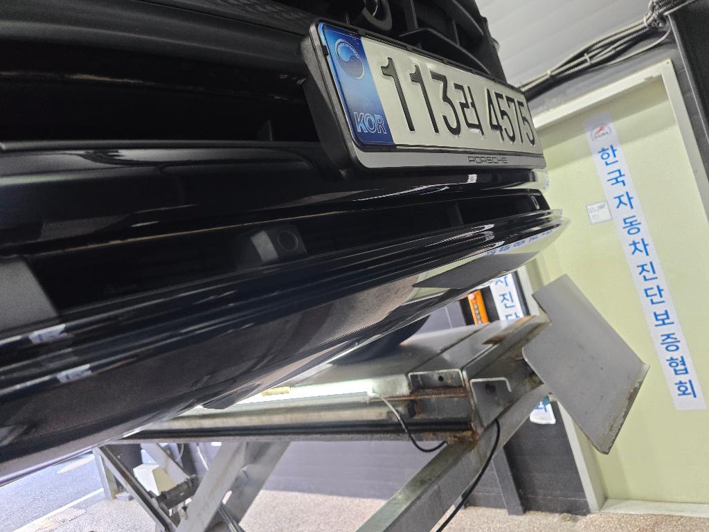 Porsche Macan 2022 — inspection photo 1