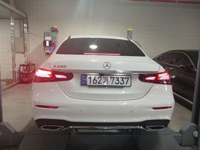 Mercedes-Benz E-Class 2023 — inspection photo 2