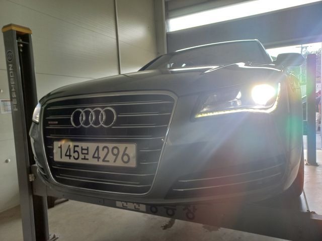 Audi A8 2012 — inspection photo 1