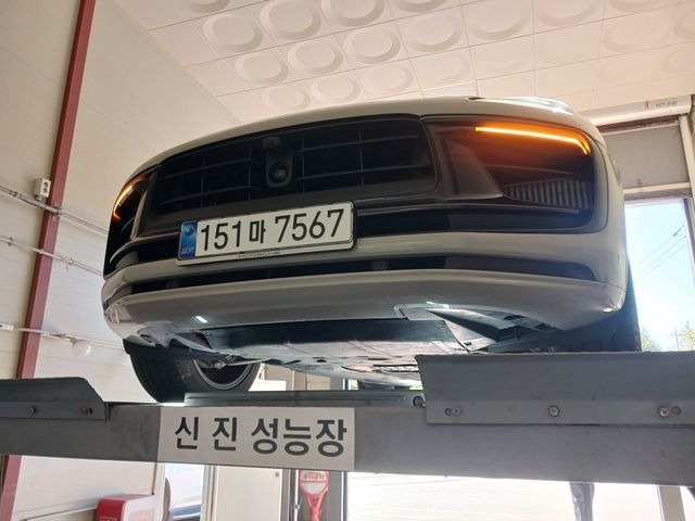 Porsche Macan 2023 — inspection photo 1