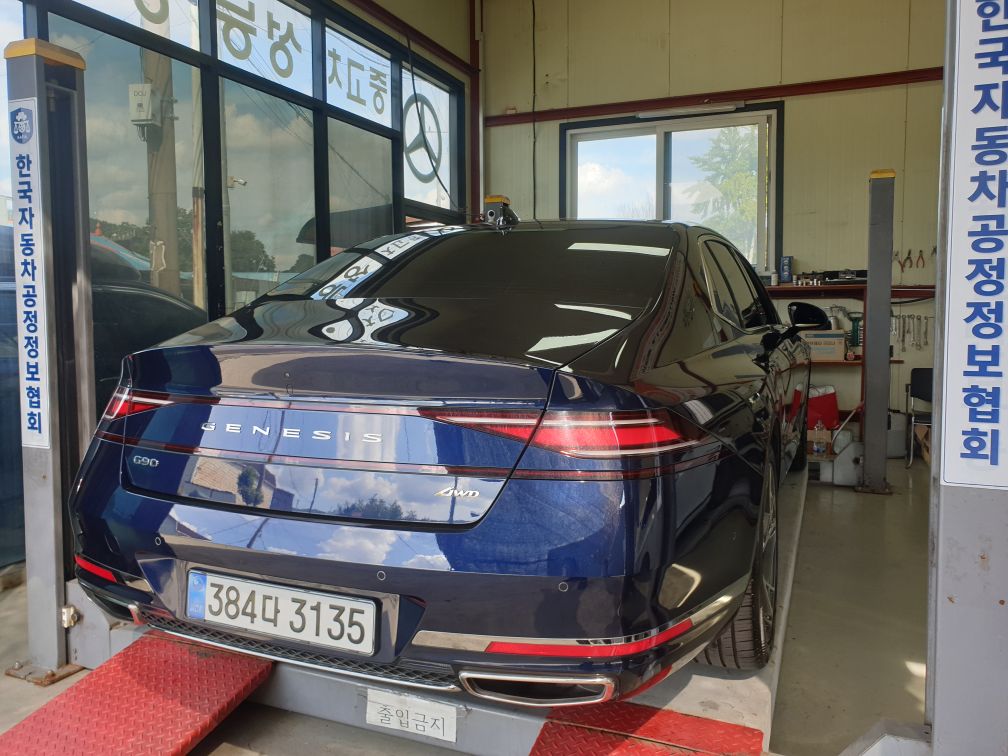 Genesis G90 2023 — inspection photo 2
