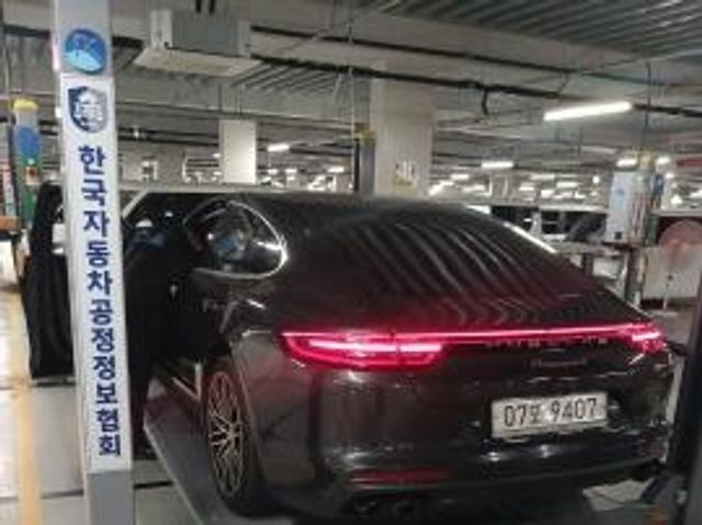 Porsche Panamera 2018 — inspection photo 2
