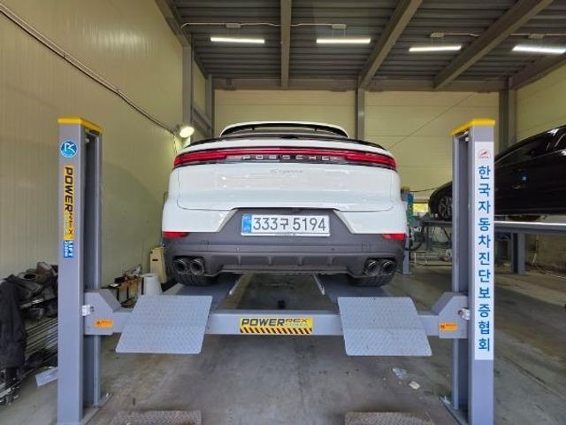 Porsche Cayenne 2026 — inspection photo 2