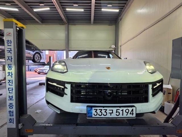 Porsche Cayenne 2026 — inspection photo 1