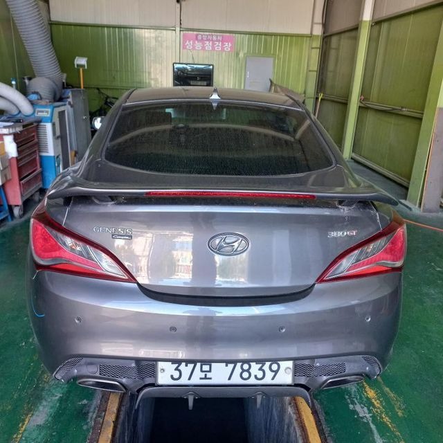 Hyundai Genesis 2012 — inspection photo 2