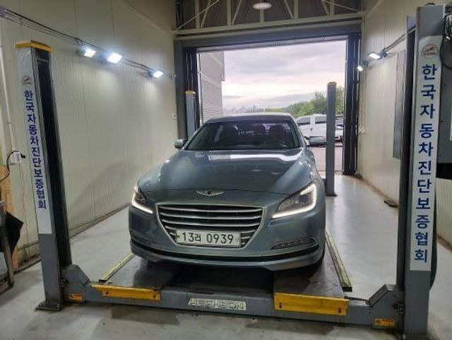 Hyundai Genesis 2016 — inspection photo 1