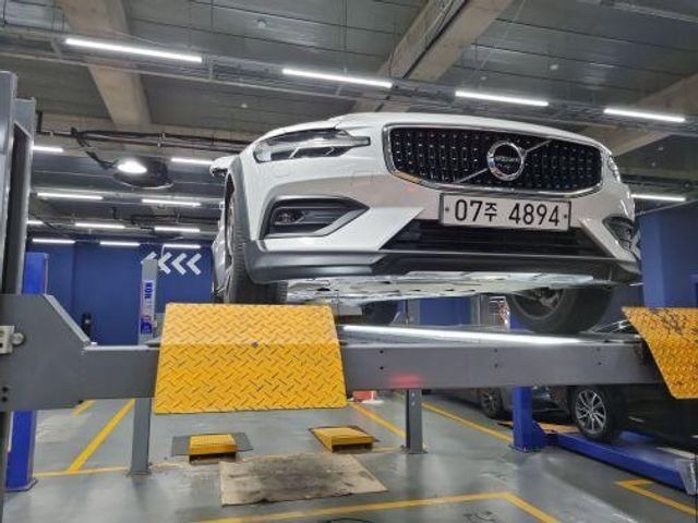 Volvo V60 2019 — inspection photo 1