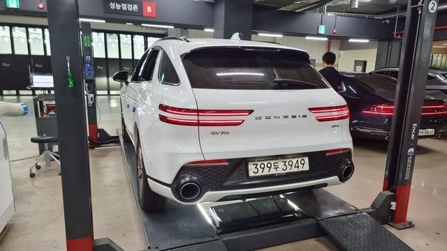 Genesis GV70 2022 — inspection photo 2