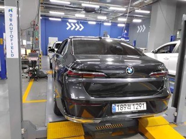 BMW 7-Series 2023 — inspection photo 2