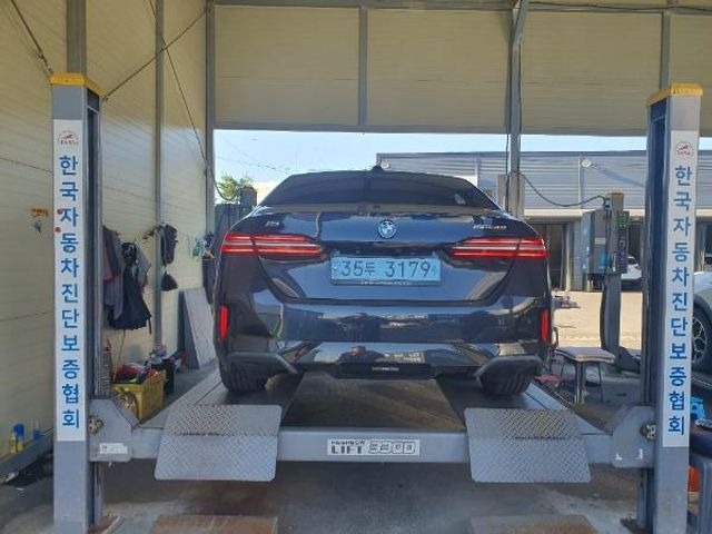 BMW i5 2024 — inspection photo 2