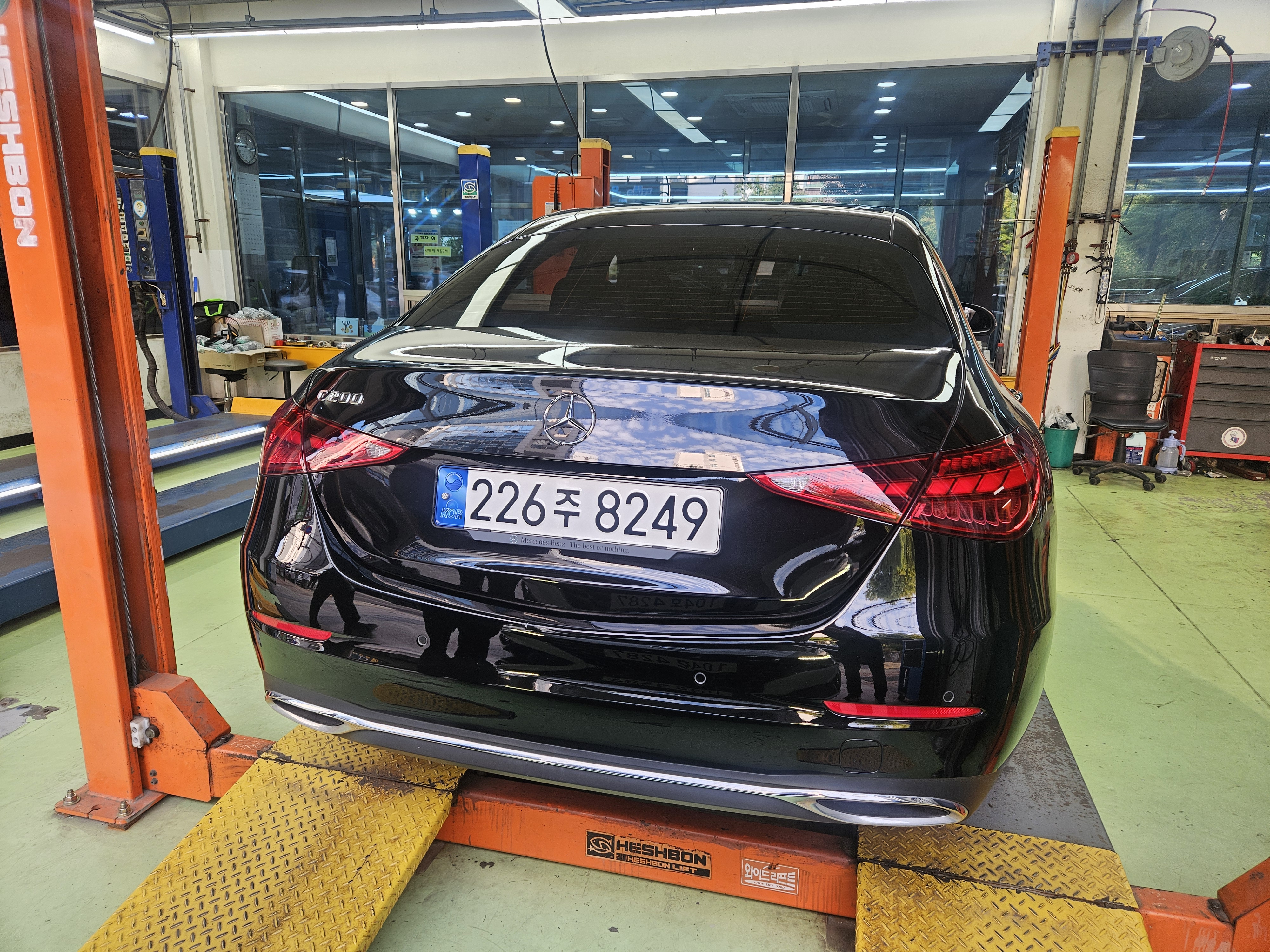 Mercedes-Benz C-Class 2023 — inspection photo 2