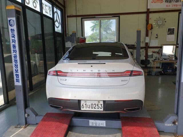 Lincoln MKZ 2017 — inspection photo 2