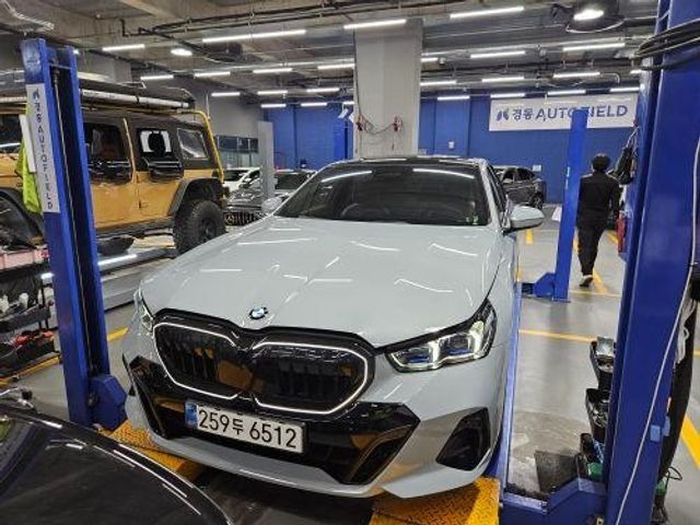 BMW 5-Series 2026 — inspection photo 2