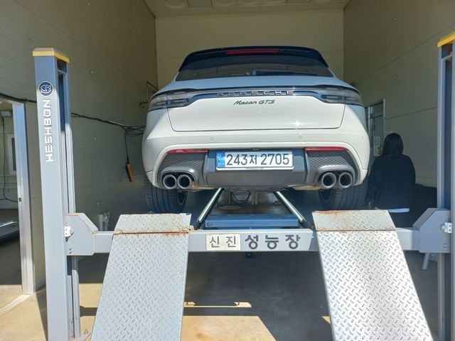 Porsche Macan 2023 — inspection photo 2
