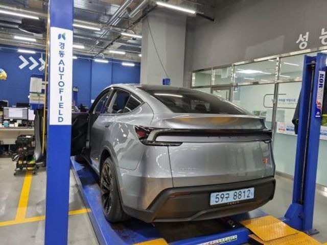Tesla Model Y 2025 — inspection photo 2