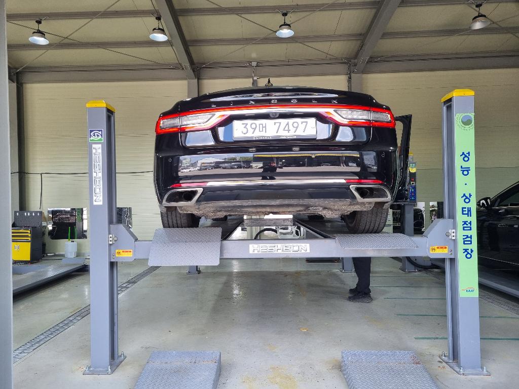 Lincoln Continental 2019 — inspection photo 2