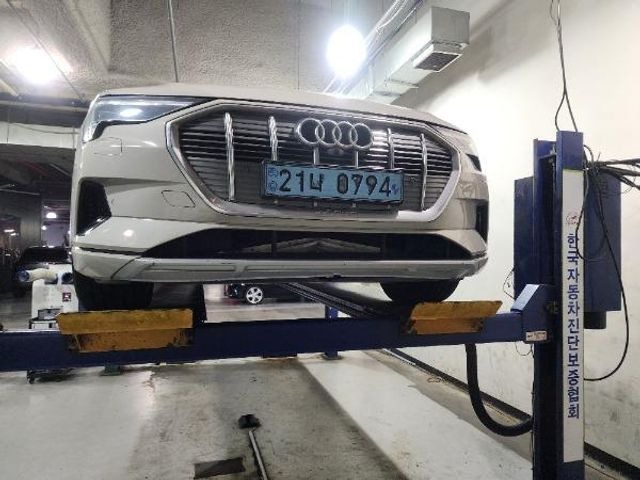 Audi e-tron 2020 — inspection photo 1