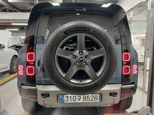 Land Rover Defender 2025 — inspection photo 2