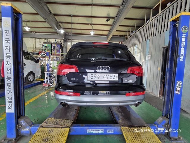 Audi Q7 2010 — inspection photo 2
