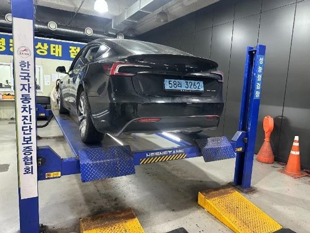 Tesla Model 3 2024 — inspection photo 2
