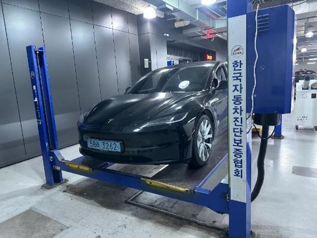 Tesla Model 3 2024 — inspection photo 1