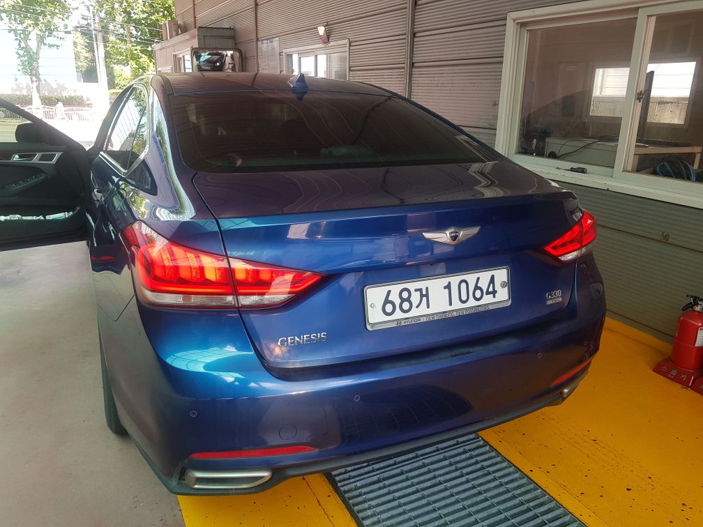 Hyundai Genesis 2016 — inspection photo 2