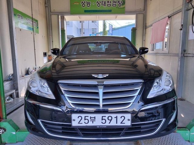 Hyundai Genesis 2013 — inspection photo 1