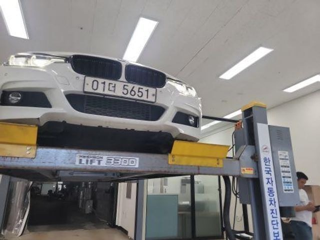 BMW 3-Series 2017 — inspection photo 1