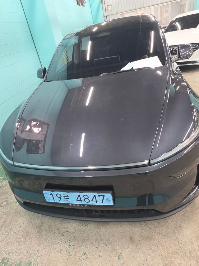 Tesla Model Y 2025 — inspection photo 1