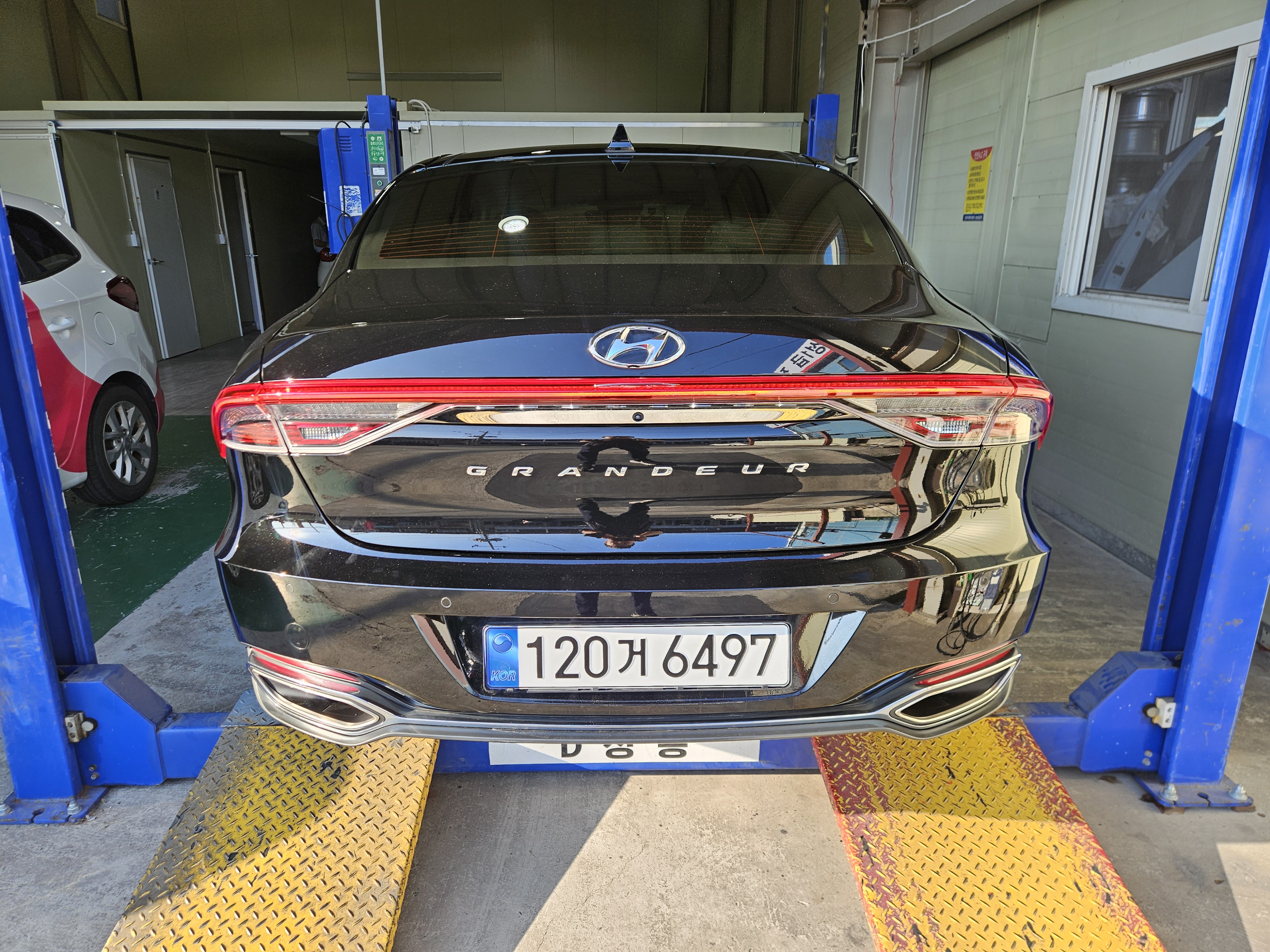 Hyundai Grandeur 2023 — inspection photo 2