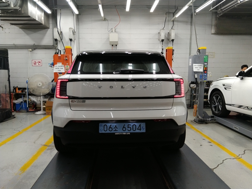 Volvo EX30 2025 — inspection photo 2